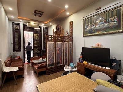 Nhà đẹp kim giang - 40m 4 tầng - ô tô đỗ gần - kinh doanh. giá nhỉnh 9 tỷ 4