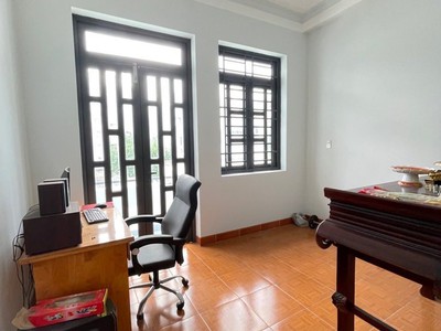 Chính chủ chưa qua đầu tư , diện tích khủng, giá siêu tốt, đường lớn ô tô. 0