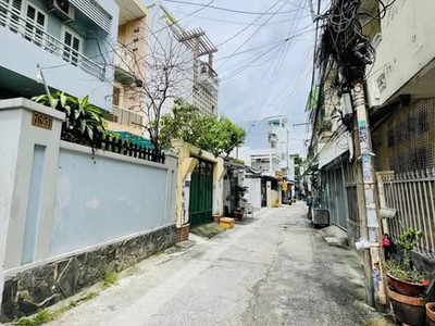 Nhà hxh đường bạch đằng quận bình thạnh phường 24 cũ. 0