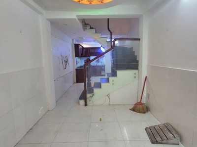 Gấp bán nhà cmt8- quận 10 - 5 tâng - 7pn - 39m2 - giá 7.8 tỷ 0