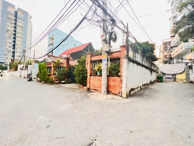 Bán nhà trong ngõ đường số 8, linh trung, thủ đức, tp hcm - diện tích 194m2, cấp 4. giá 10,9 tỷ, sổ 0