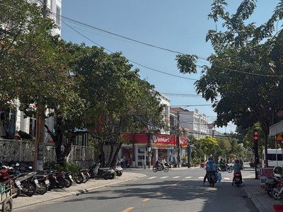 Căn góc 2 mặt tiền lý thái tổ 177m  giá 19,6 tỷ trung tâm hội an 0