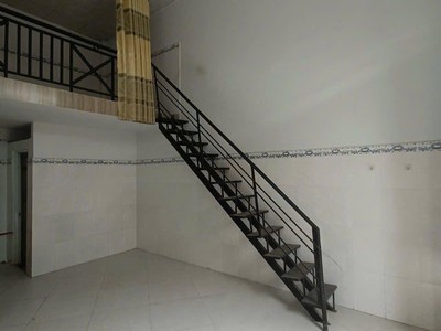 Nhà tân đông hiệp dĩ an ngang 5m ô tô tận cửa, 30m2, 1 trệt 1 lửng, 1.1 tỷ 2