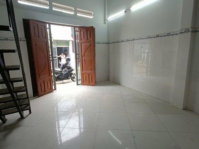 Nhà tân đông hiệp dĩ an ngang 5m ô tô tận cửa, 30m2, 1 trệt 1 lửng, 1.1 tỷ 1