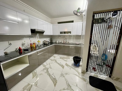 Cho thuê nhà phố Văn Cao, DT: 60m2, 4 phòng ngủ. 1