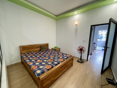 Cho thuê nhà phố Văn Cao, DT: 60m2, 4 phòng ngủ. 9