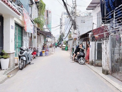  q7 - lý phục man đất hiếm  ngang 4,5m x 20m nở hậu tài lộc mặt tiền xe tải tránh - nhỉnh 9tỷ 3