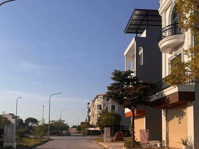 Bán lô 17, n6   khu dân cư số 4 bích động- việt yên - bắc ninh  bắc giang cũ .  làn 2 ql37, ngay 0