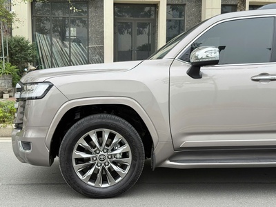 Toyota LC300 2023 đi 1,2 vạn Km Lên ful Bodikis 1