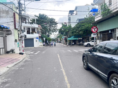 Bán nhà 4 tầng mặt tiền mạc đĩnh chi   giá 15 tỷ diện tích: 75m  giá bán: 15tỷ   thương lượng   lh e 1