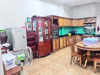 Bán nhà 4 tầng mặt tiền mạc đĩnh chi   giá 15 tỷ diện tích: 75m  giá bán: 15tỷ   thương lượng   lh e 0