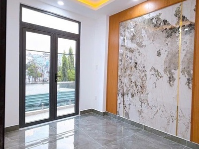 Nhà đẹp vào ở nay- đ.đoàn văn bơ- cawch 2 căn ra có xe hơi- chỉ 3.55t thôi- lưu thông tôn thất 4