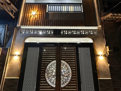 Bán nhà 1 trệt 1 lầu mới đẹp 100 - đường 106/68 hoà bình  ngay mặt tiền kênh tân hoá 2