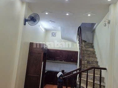 Cho thuê nhà nguyên căn 4 tầng tại nhà số 7 ngõ 223 phố đặng tiến đông 0