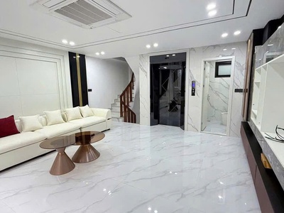 Trung tâm nguyễn văn cừ  dt 40m - mt 5m xây 7 tầng lầu  oto  chỉ 19 tỷ 1