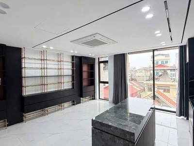 Trung tâm nguyễn văn cừ  dt 40m - mt 5m xây 7 tầng lầu  oto  chỉ 19 tỷ 2