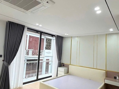 Trung tâm nguyễn văn cừ  dt 40m - mt 5m xây 7 tầng lầu  oto  chỉ 19 tỷ 4