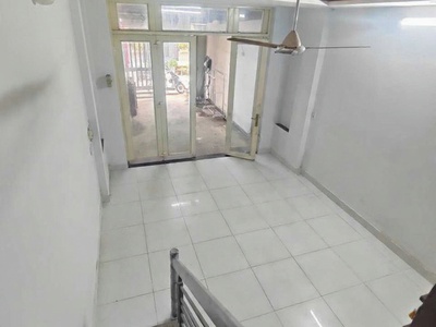 Cho thuê nhà 3 tầng Đường Số 42, P.Hiệp Bình Chánh   gần chợ Hiệp Bình   Có 2pn2wc giá 8tr/tháng 8