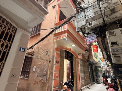 Siêu hiếm bán nhà đại la 4 tầng dân xây lô góc VF3 thông kinh doanh hai bà trưng 3