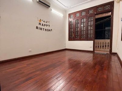 Siêu hiếm bán nhà đại la 4 tầng dân xây lô góc VF3 thông kinh doanh hai bà trưng 5