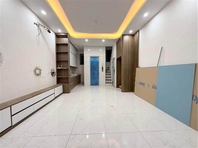 Nhà ra ô tô tránh   30m ra mặt phố giải phóng   5 tầng thang máy 0