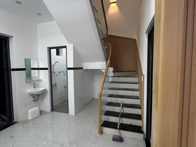 Cần tiền bán gấp mặt tiền đường nhựa 1 lầu 1 trệt mới xây chưa ở tt long điền, brvt 2