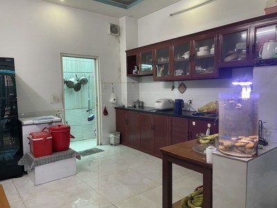 Bán nhà 3 tầng quốc lộ 13  hiệp bình phước, thủ đức. dt 60 m2, 4pn, 3wc, giá 7,4 tỷ, sổ hồng đầy 2