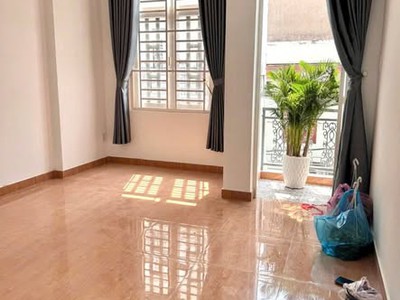 Nhà ngang 5m - lô góc - hẻm oto đỗ cửa 0