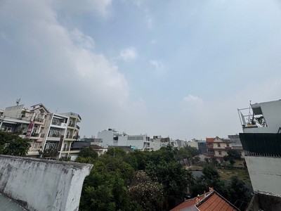 Mặt tiền kinh doanh đỉnh   nguyễn sơn - nhà 2 tầng   sân thượng   lô góc   đúc kiên cố. 1