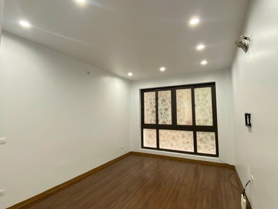 Bán nhà dân xây bát khối   long biên  5 tầng   30m    ở ngay - 6.85 tỷ 1