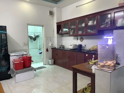 Ngộp bank  nhà 3 tầng mới sát kdc hồng long   60m2 - xe tải tới nhà   giá chỉ 7 tỷ nhỉnh 1