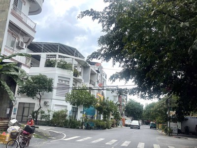 Ngộp bank  nhà 3 tầng mới sát kdc hồng long   60m2 - xe tải tới nhà   giá chỉ 7 tỷ nhỉnh 3