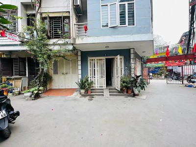 Bán Nhà Phương Mai. Đống Đa. Ô Tô. DT 30m2. MT 3.7m. 4 Tầng. Giá 10.8 Tỷ. 1