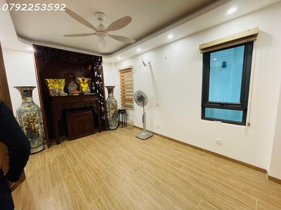 Bán nhà phố trần duy hưng. cầu giấy. diện tích 30m. x6 tầng. mặt tiền 5.7m. giá bán 14.8 tỷ. 4