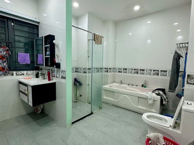 Bán nhà hxh quận 5, trần hưng đạo, có thang máy, 45m, 5pn, giá nhỉnh 9 tỷ 4