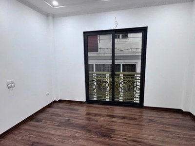 Bán nhà 5 tầng ngọc hồi 40m nhà mới ở ngay, gần trường, chợ tiện ích bạt ngàn 4