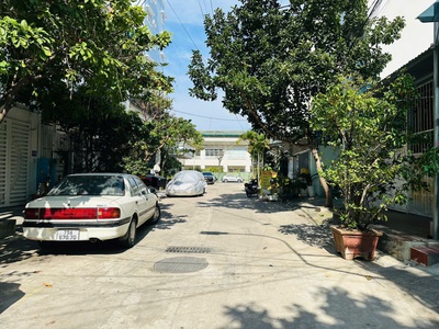 Nhà gần biển đường d4 thông với đường lê thanh nghị   nguyễn lộ trạch, phường nha trang. 1