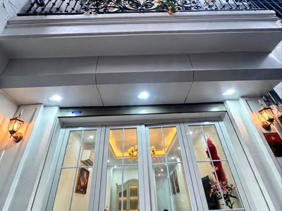 Lạc long quân 38m x7 tầng thang máy 13,8 tỷ-ngõ thông,ô tô,full nội thất 0