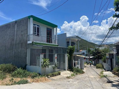 Bán nhà 2 tầng Vĩnh Hoà, Bắc Nha Trang, gần biển   GIÁ CHỈ 3,5 TỶ 0