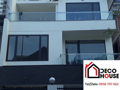 Lan can kính trụ lửng Hà Nội: Giải pháp chắc chắn, tiết kiệm chi phí 0