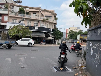 Bán nhà hxh lương thế vinh, tân phú.  55m   4x14m, nhà nát, gần coopmart hoà bình chỉ 5.2 tỷ 2