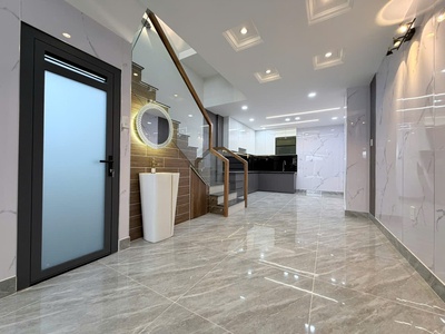 Cần bán trước tết, giá tl tốt   nhà mới 4 tầng, hẻm vip nguyễn hữu tiến, gần trường đhct 3