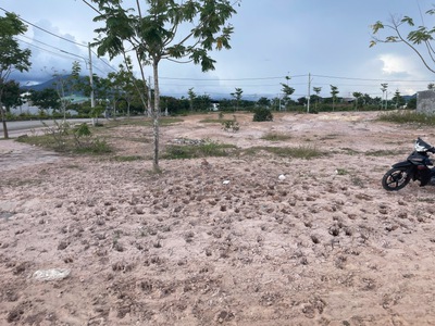 Cần bán nhanh đất thị trấn sa thầy   đường n1 rộng 10m   full thổ cư 1