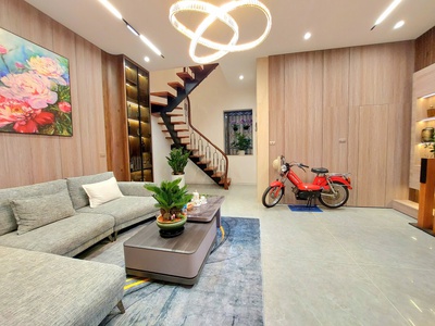 Nhà phố Bạch Mai DT 48m2x6T thang máy - full nội thất- cách phố 15m ở luôn 2