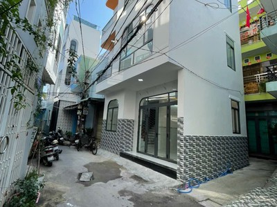 Nhà hẻm ô tô trung tâm quy nhơn   đường lê hồng phong 0