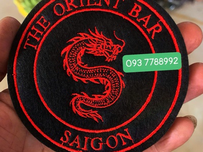 Đế lót ly vải kaki giá rẻ , thêu logo tên quán 3