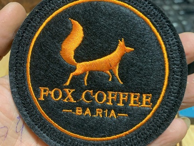 Đế lót ly vải kaki giá rẻ , thêu logo tên quán 5