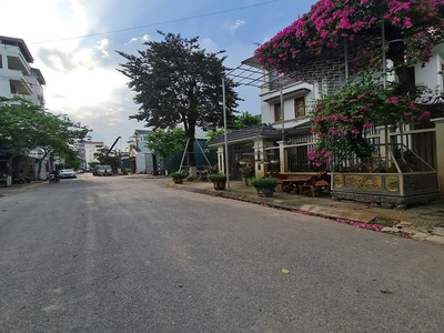 Chuyển nhượng 40m2 đất TĐC Trâu Quỳ, Gia Lâm. Đường 12m. Lh 0989894845. 1