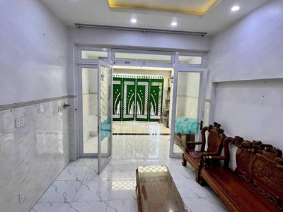 Cho thuê nhà nguyên căn Đường Số 22, P. Linh Đông   1 trệt 3 lầu, 4PN 6WC, ô tô vào nhà   12tr/tháng 1