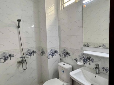 Cho thuê nhà nguyên căn Đường Số 22, P. Linh Đông   1 trệt 3 lầu, 4PN 6WC, ô tô vào nhà   12tr/tháng 6